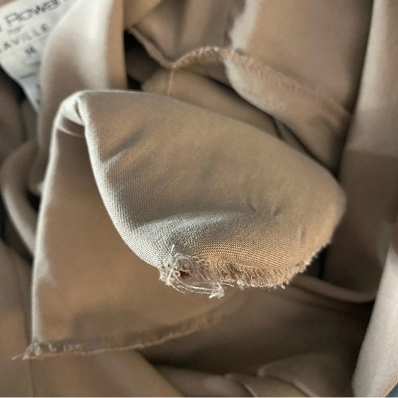 Vintage Rena Rowan for Saville 100% Silk Tan Blouse Women’s 14 Preppy Minimalist - Picture 5 of 7